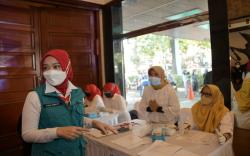 Kejar Herd Immunity, Pemprov Jabar Gandeng Ribuan Bidan Desa untuk Gencarkan Vaksinasi