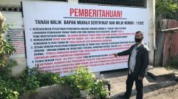 Terungkap, Anggota Kodam IX/Udayana Berfoto di Depan Rumah Warga Usai Pasang Banner Penyegelan<