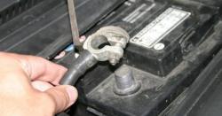 Mobil Mogok karena Terlalu Lama Didiamkan, Ini 5 Langkah yang Harus Anda Lakukan 