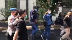 Gaduh di Polda Metro Jaya, Pria Tengah Jalani Proses Hukum Berupaya Kabur 