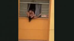 Video Perempuan Hamil Hendak Kabur Lewat Jendela Apartemen Viral, Alasannya Bikin Miris