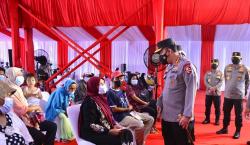 Tinjau Vaksinasi Akpol 97, Kapolri : Pertumbuhan Ekonomi Diiringi Strategi Pengendalian Covid