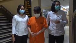 Selebgram Live Streaming Bugil dan Masturbasi karena Sepi Job LC Karaoke