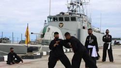 Begini Latihan Bela Diri Prajurit Laba-Laba Hitam Resimen Artileri 3 Marinir 