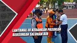 Video Lantamal III Kerahkan Pasukan Bersihkan Saluran Air untuk Antisipasi Musim Penghujan