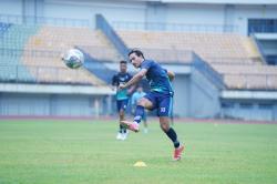 Ezra Walian Resmi Tinggalkan Persib, Maung Bandung Ucapkan Terima Kasih