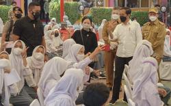 Seru, Jokowi dan Ketua DPR Gelar Kuis Berhadiah Sepeda untuk Pelajar di Banten