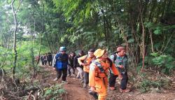 Tim SAR Sisir Gunung Guntur Garut, Remaja Hilang Masih Misteri <