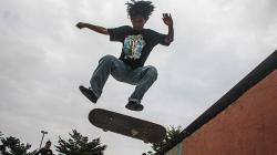 Bermain Skateboard di Taman Kalijodo