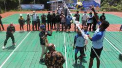 Kunjungi Kampung Yoboi Papua, Sandiaga Uno Disebut Warga sebagai Pemimpin Idola