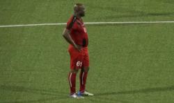 Hebat! Usia 60 Tahun, Wapres Suriname Main di Liga Sepakbola Profesional