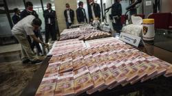 Wow, Rekening Bank 2 Bocah SD Dapat Kiriman Uang Ratusan Miliar<