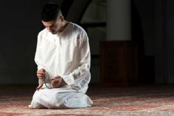 Urutan Doa Wirid setelah Sholat Fardhu Lengkap dengan Keutamaannya