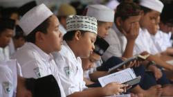 Khutbah Jumat untuk Pelajar tentang Menghormati Guru<