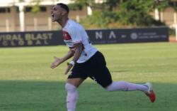 Sepakan Keras Jaimerson Bobol Gawang PSS Sleman, Madura United Panen Kemenangan Pertama