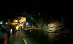 Longsor di Jalur Lintas Sumatera, Akses Padang Menuju Solok Terputus 6 Jam