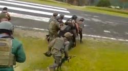 Breaking News! KKB Tembaki Kopasgat di Bandara Aminggaru Papua<