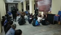 Asyik Pesta Miras, Puluhan Remaja di Tasikmalaya Digerebek Polisi