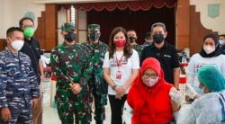 TNI AL Koarmada II Gandeng Perempuan Jenggala Gelar Serbuan Vaksinasi di Gresik