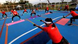 Potret Mama-Mama Muda Ikuti Pound Fit, Olahraga Penuh Hentakan dan Pukulan