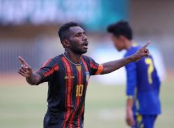 Sepak Bola Putra PON Papua 2021: Papua Bantai Juara Bertahan Jabar, Jatim Lumat Sulsel