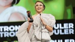 Begini Gaya Amanda Manopo Raih 2 Penghargaan ITA 2021