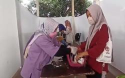 Hari Rabies Sedunia, Puluhan Anak Bulu di Lotim Disuntik Vaksin