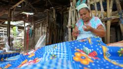 Perajin Kasur Kapuk di Gorontalo Menjerit, Penjualan Turun Drastis