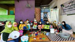 MNC Peduli dan MNC Sekuritas Dukung Warga Bantargebang Olah Sampah Plastik