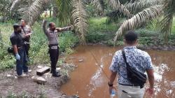 Tangis Pilu Ibu Temukan 2 Anaknya Sekaligus Tewas Tenggelam di Kolam Ikan