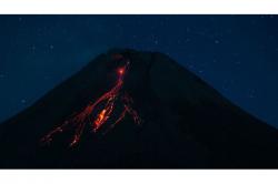 Gunung Merapi Luncurkan Lava Pijar Sejauh 1,8 Kilometer ke Arah Barat Daya