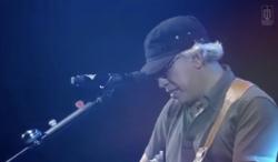 Lirik Lagu Ibu dari Iwan Fals, Maknanya Dalam Banget!