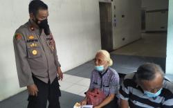 Cerita Pasutri Lansia Dibantu Vaksin oleh Kapolsek Medan Timur: Suami Gak Dapat Antrean