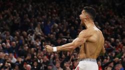 Momen Cristiano Ronaldo Pamer Otot usai Cetak Gol Injury Time