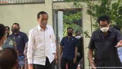 Jokowi dan Pratikno Melayat ke Rumah Duka Sabam Sirait