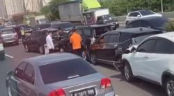 Kecelakaan Beruntun di Tol Ancol Barat KM 19+600 Arah Pluit, Lima Mobil Rusak