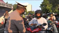Operasi Patuh Candi, Polisi Razia Pengendara Motor yang Belum Divaksin