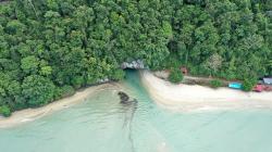 Panjang 20 Meter, Ini Penampakan Sungai Terpendek di Dunia