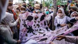 Sandiaga Uno Pekerjakan 5 Remaja Disabilitas Membuat 600 Tote Bag Suvenir G20