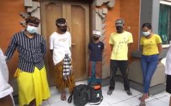 Dijemput Orang Tua, Pengamen Berbaju Adat Bali Akhirnya Dipulangkan