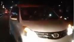 Ambulans Bawa Pasien Dihalangi Mobil di Kramat Jati, Sopirnya Diteriaki