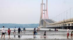 Jembatan Suramadu Jadi Wisata Alternatif Warga Surabaya