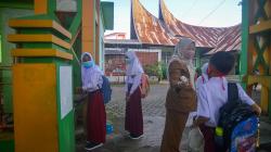 Suasana Pembelajaran Tatap Muka SD dan SMP di Padang Mulai Hari Ini