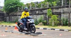 Cara Belajar Naik Motor Agar Cepat Bisa, Perhatikan 6 Langkah Ini