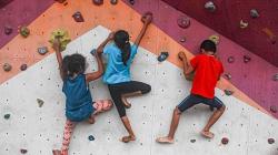 Melatih Kekuatan Otot Anak dengan Olahraga Panjat Tebing