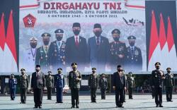 Ikut Upacara HUT ke-76 TNI secara Virtual, Pangdam Siliwangi Dapat Tumpeng dari Kapolda Jabar<