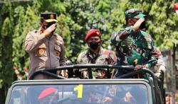 Kunjungi Kandang Menjangan, Kapolda Jateng Beri Kejutan Ini ke Prajurit Kopassus