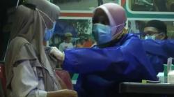 Percepat Vaksinasi Covid-19, Polres Jepara Sasar Warga yang Jajan di Angkringan Malam