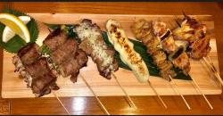 Kenali Perbedaan Sate Ayam Khas Jepang dengan Indonesia