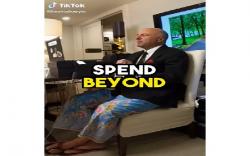 Viral Politikus Luar Negeri Pakai Jas Dipadu Celana Batik Emak-Emak saat Pertemuan Online